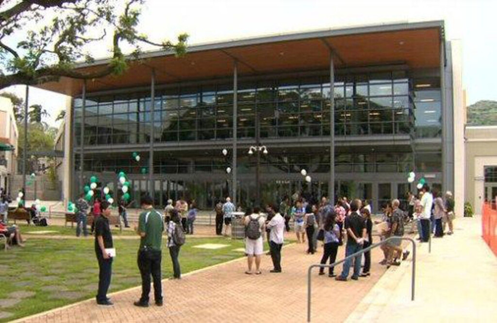 Some UH Alumni Allowed At New Manoa Recreation Center After All